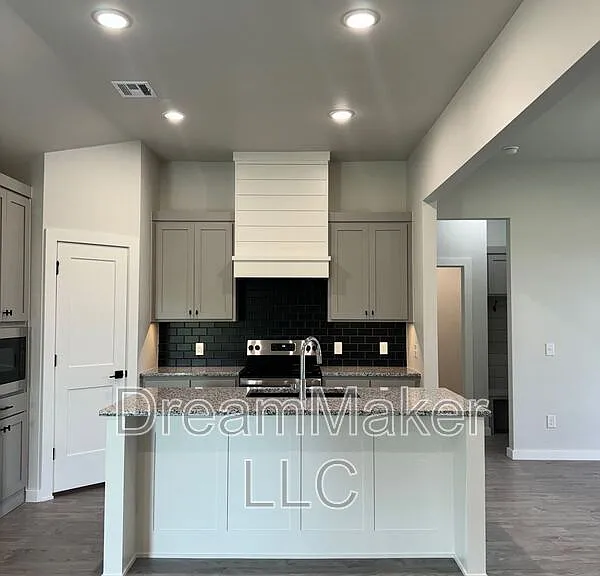 5176 Lily Ln — Photo 3