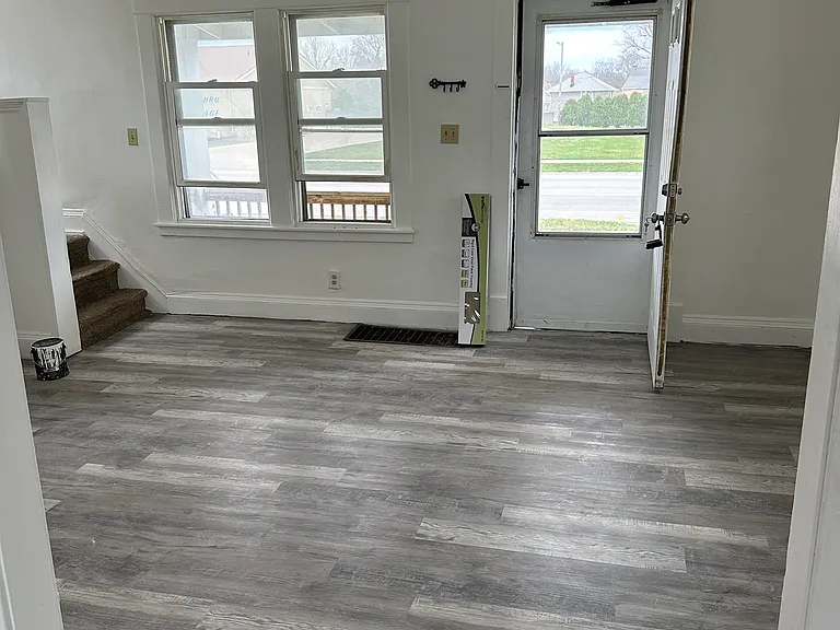 221 Cleveland St — Photo 3