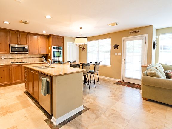 5th image of 71 Alden Glen Dr