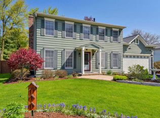 1017 Shabbona Trl, Batavia, IL 60510