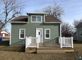 724 W 1st Ave, Miller, SD 57362