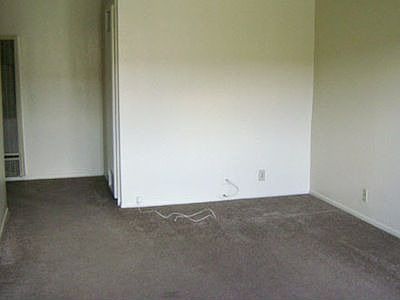 3rd image of 13700 Kornblum Ave APT 17