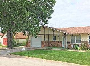 339 S 4th Ave, Broken Bow, NE 68822