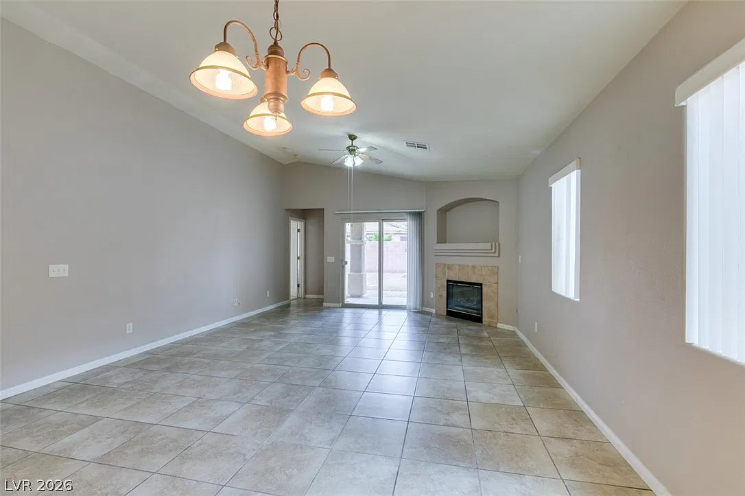 2 bed, 2.0 bath, 1436 sqft, $1,700 — Photo 3