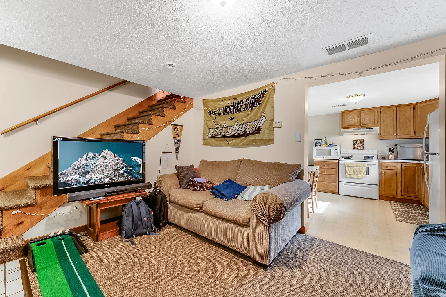 417 Sharon Ave #A photo 1