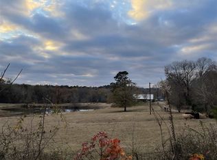 902 Mount Pisgah Rd, Kilgore, TX 75662