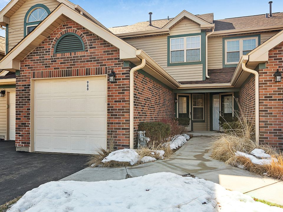 1st image of 988 Ridgefield Ln