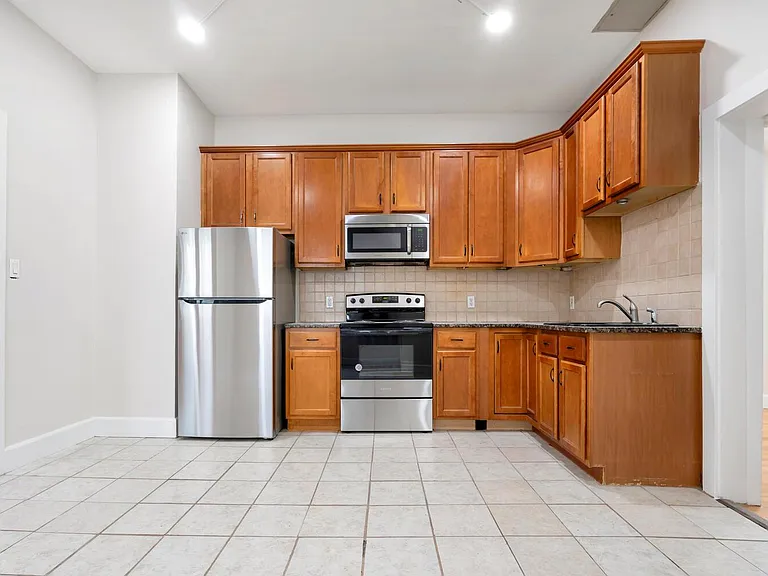 40 Brunswick Ave #A — Photo 4