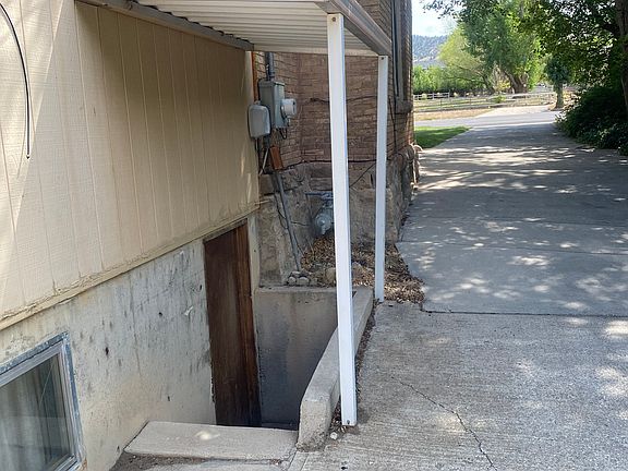 5th image of 444 S Main St