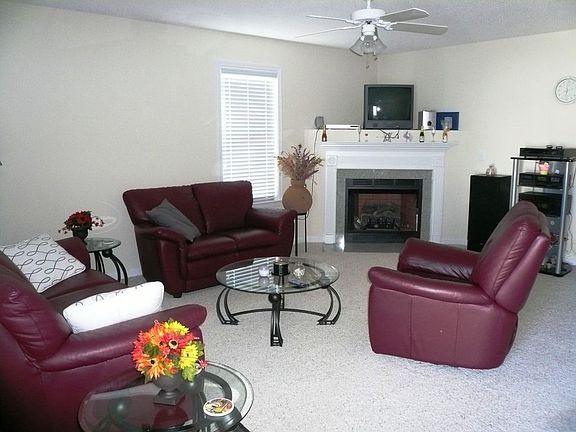 2nd image of 414 Hanna Dr