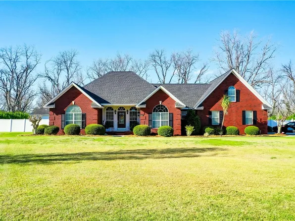 3952 Golfview Dr, Blackshear, GA 31516