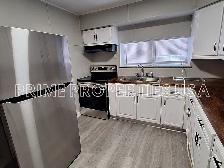 1219 Walnut St — Photo 6