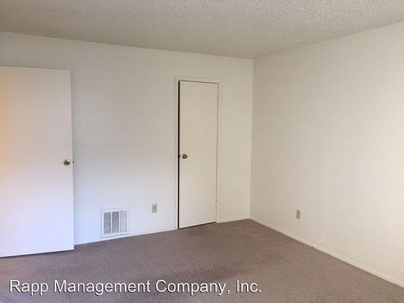4th image of 7048 N Holiday Dr