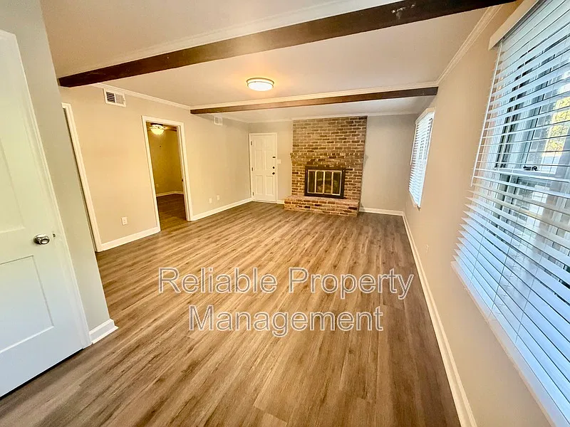 3 bed, 2.5 bath, 1932 sqft, $2,700 — Photo 4