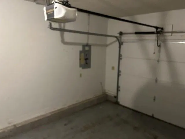 3 bed, 1082 sqft, $1,395 — Photo 3