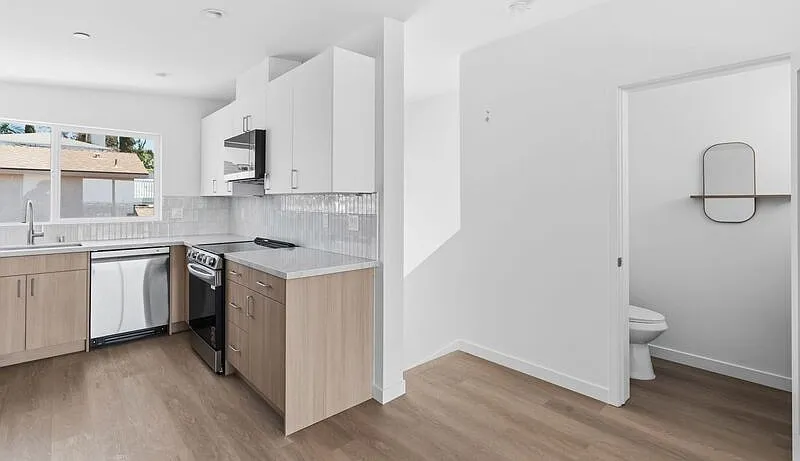 2 bed, 2.5 bath, 1092 sqft, $3,650 — Photo 4