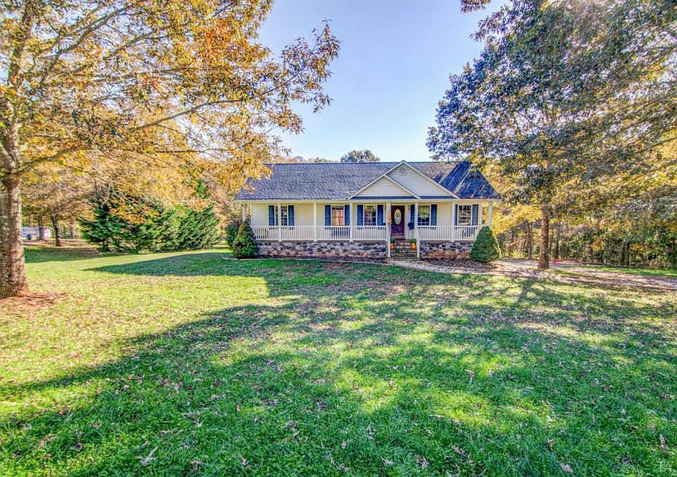 1st image of 2143 Twin Lake Dr