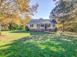 2143 Twin Lake Dr, Bedford, VA 24523