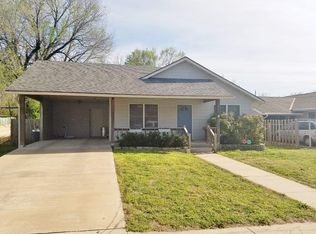 511 E 4th Ave, Winfield, KS 67156