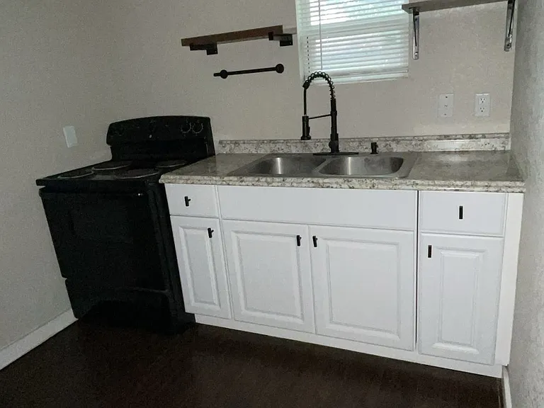 235 Gabriel #4 — Photo 17