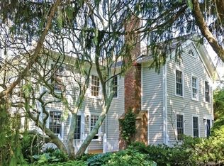 636 Deerfield Rd, Water Mill, NY 11976