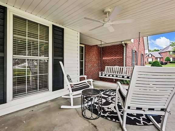 4th image of 3191 Quincy Ln