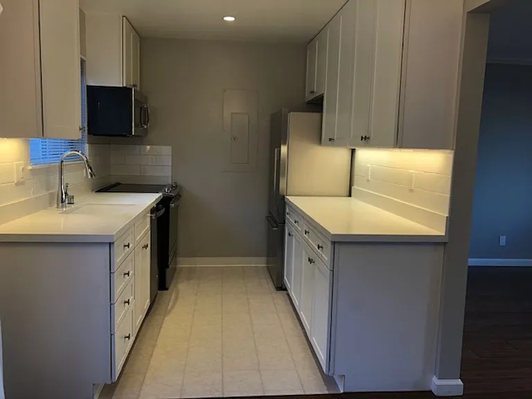 Village Square Townhomes — Photo 38