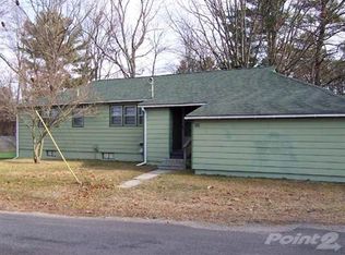 409 S Turk Lake Dr, Greenville, MI 48838