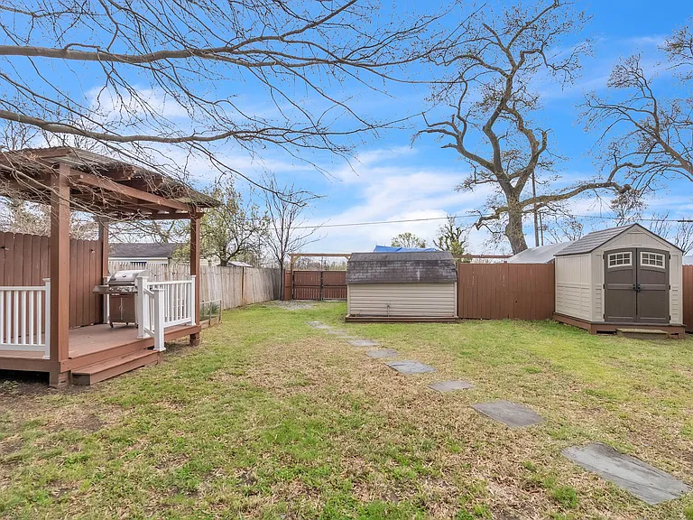 4109 Crittenden St #MAIN — Photo 19