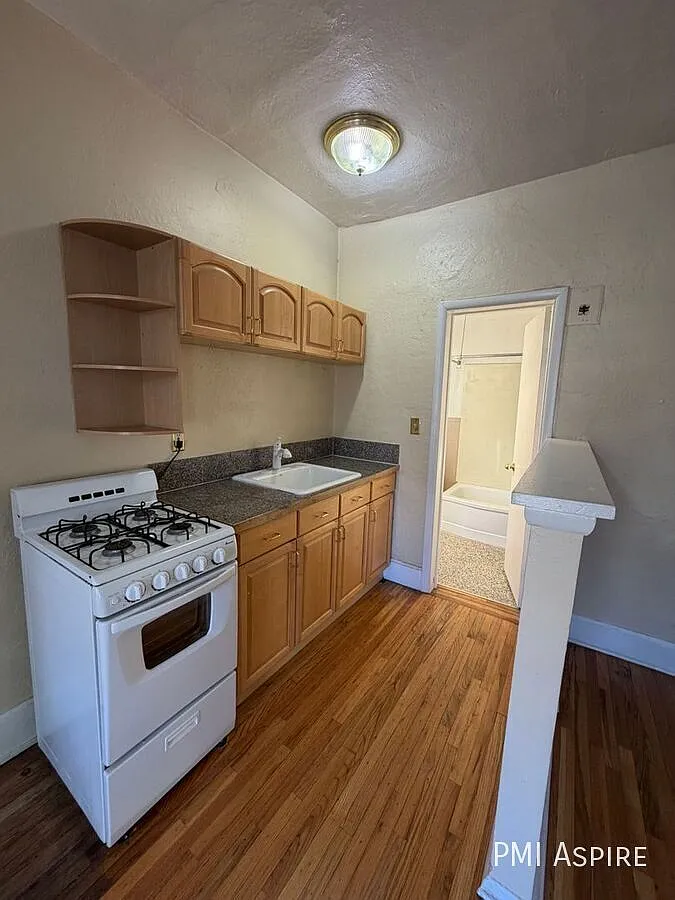 Studio Apartment in Historic style apartment near Cheesman Park — Photo 3