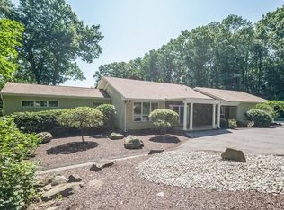 243 Pease Rd, East Longmeadow, MA 01028