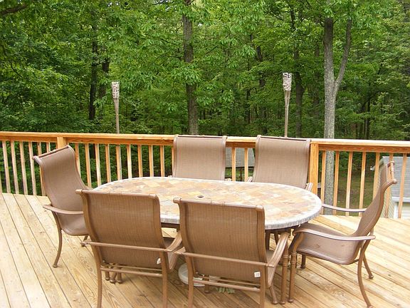 5th image of 382 Ashland Woods Dr