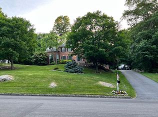 1 Crestview Ln, Sparta, NJ 07871