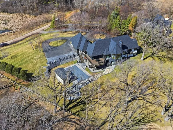 1000 Old Crystal Bay Rd S, Wayzata, MN 55391