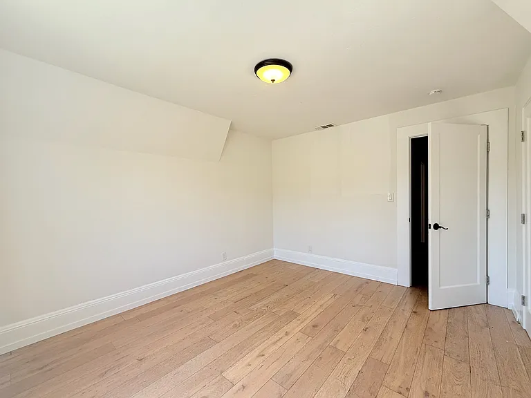 3827 West St #A — Photo 16