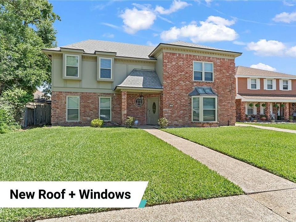 1st image of 24 Yosemite Dr
