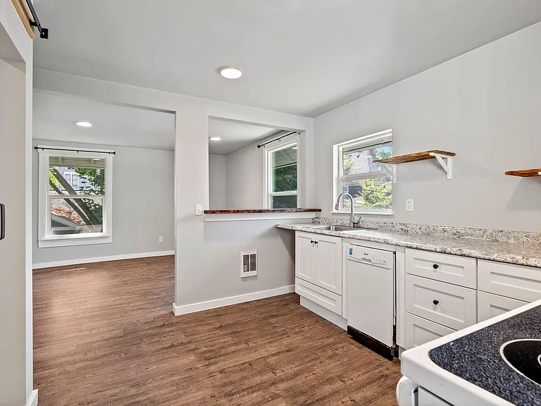 1707 W 8th Ave — Photo 10