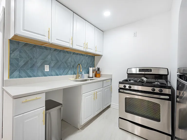1523 E Madge Ave #1 — Photo 2