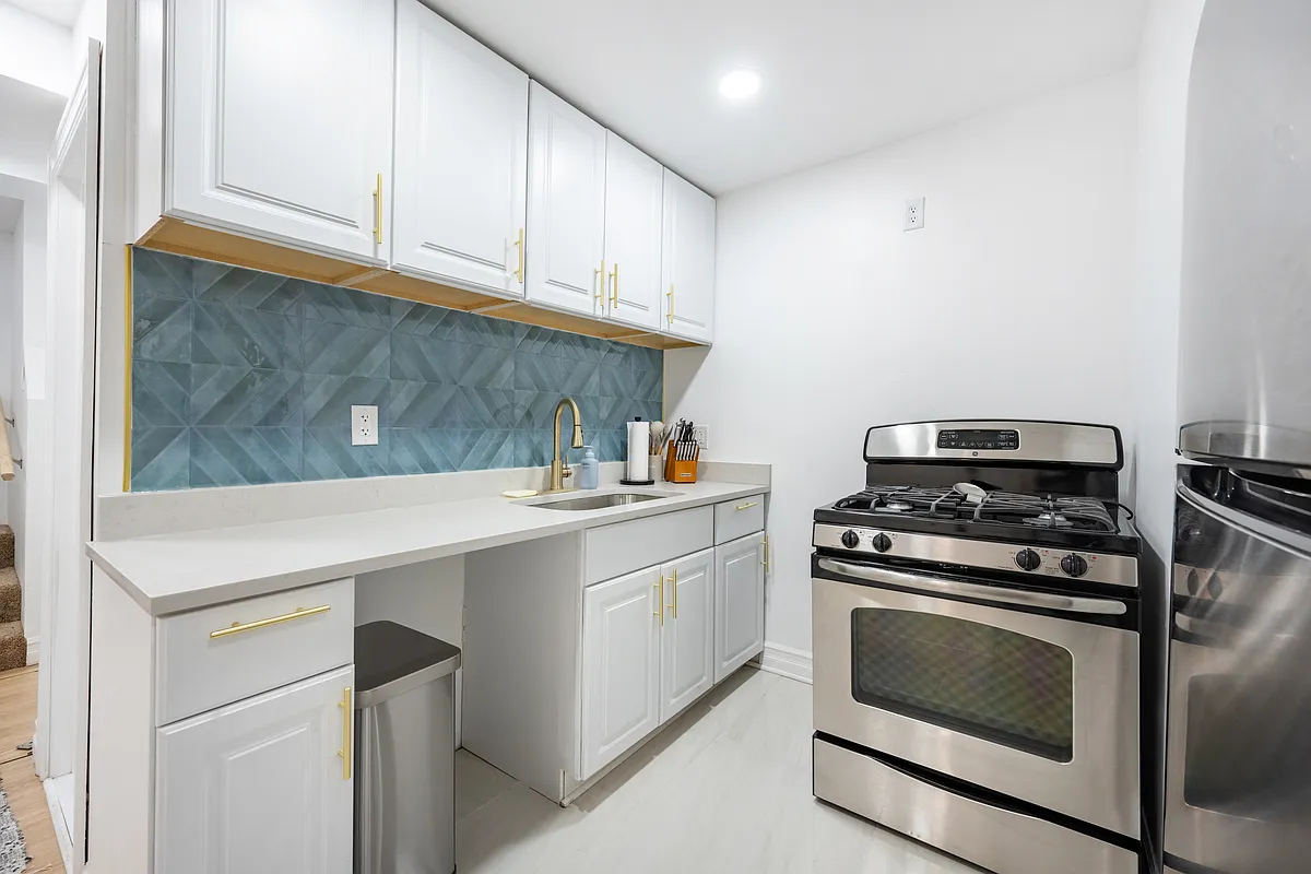 Building Photo - 1523 E Madge Ave #1
