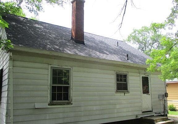 3rd image of 1159 Monroe St