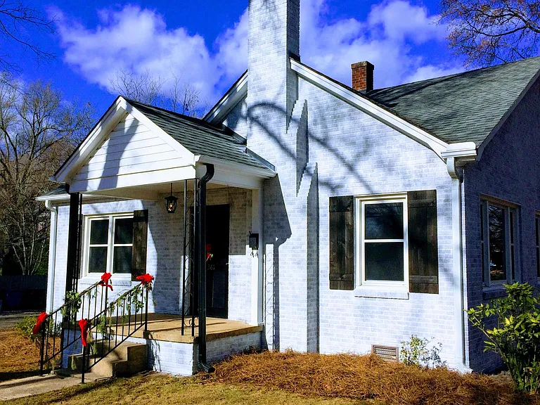 361 W Wilson Ave — Photo 2