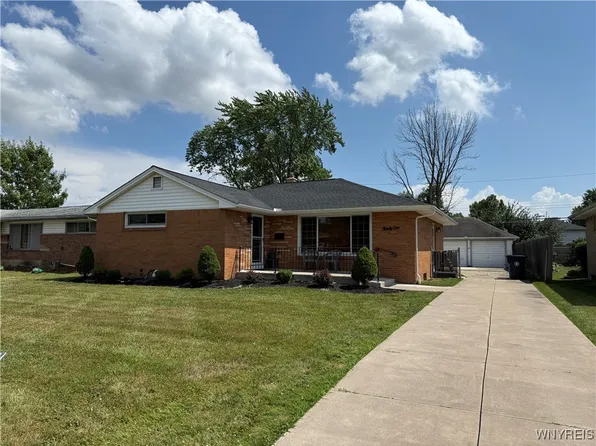 31 Noel Dr, Williamsville, NY 14221