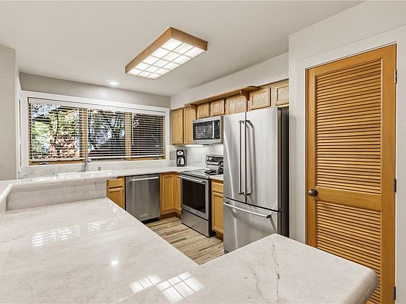 4th image of 929 Northwood Blvd #40