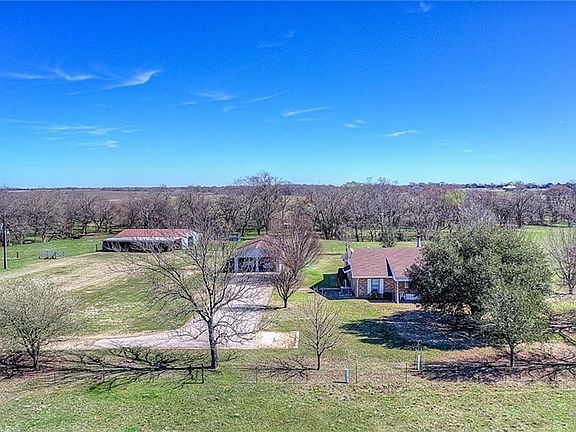 3rd image of 521 County Road 3203