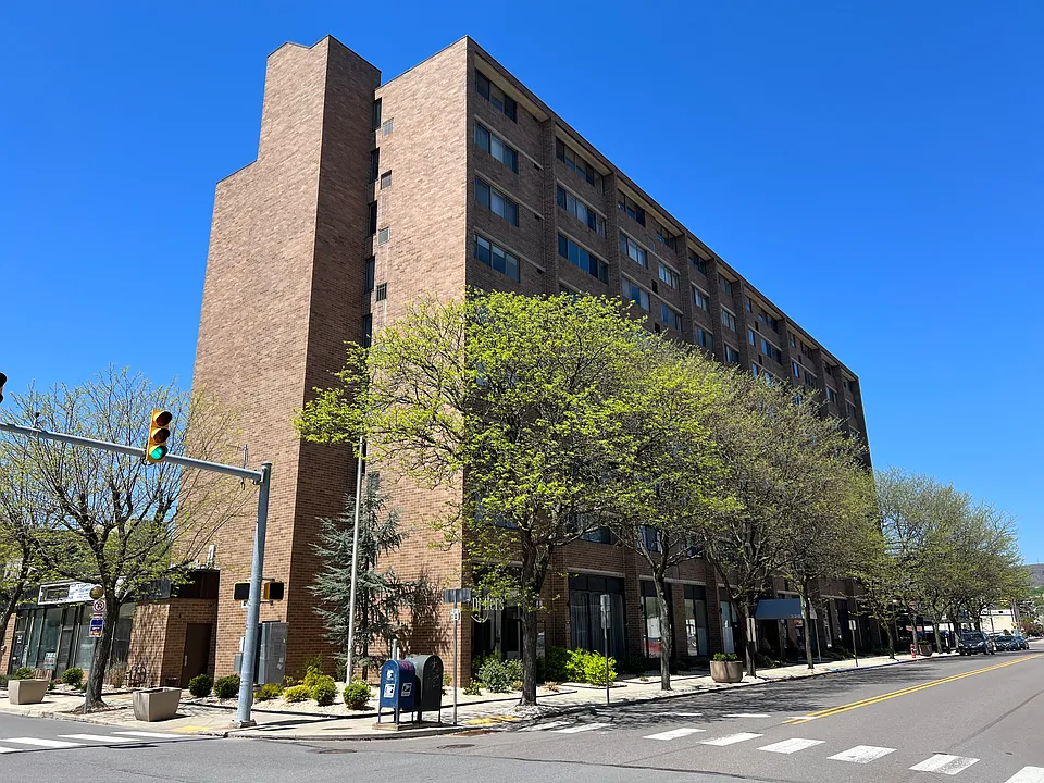 220 Linden St #407