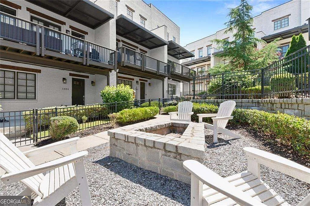 4 bed, 3.5 bath, $4,500 — Photo 3