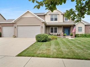 3916 Baywood Rd, Bloomington, IL 61705