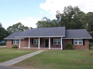 404 Marietta St, Glennville, GA 30427