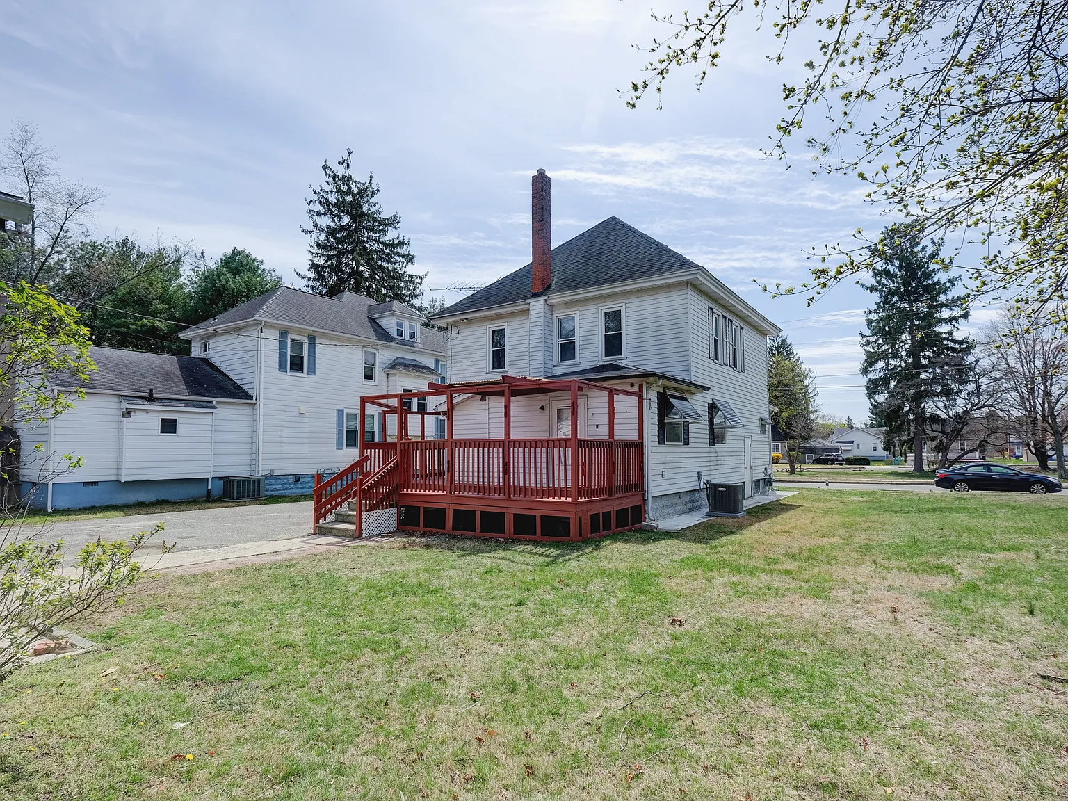 7 bed, 2054 sqft, $4,200 — Photo 2