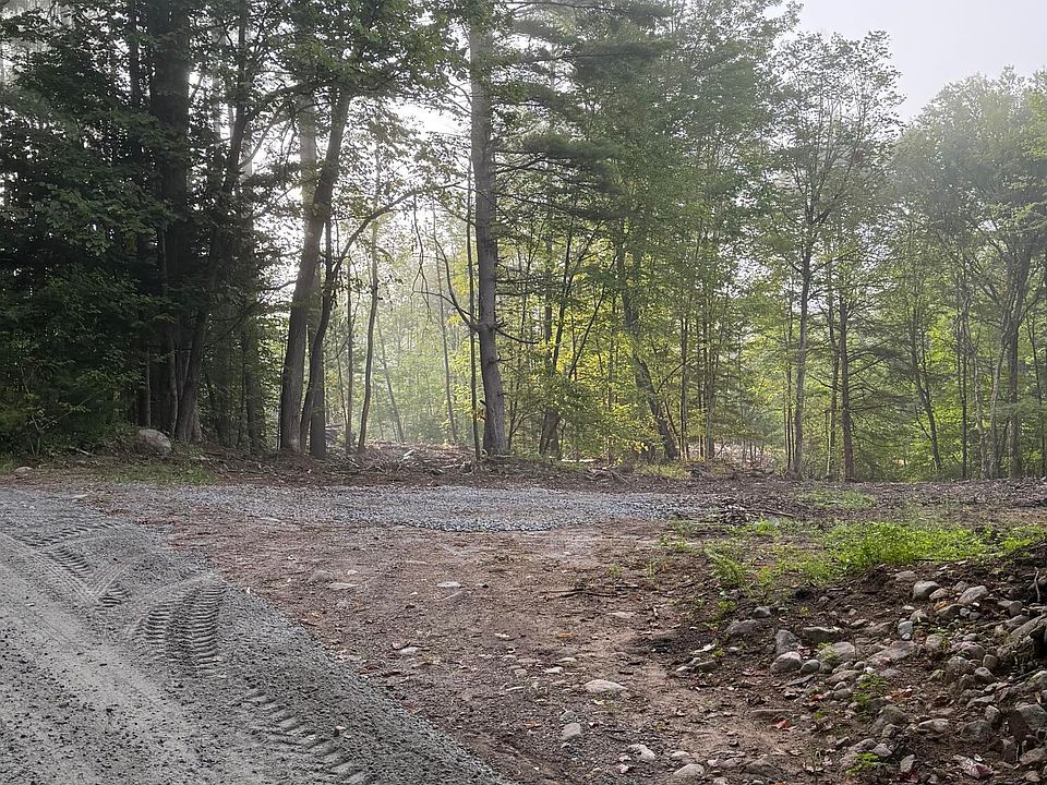 2nd image of 326 Dickinson Hill Road